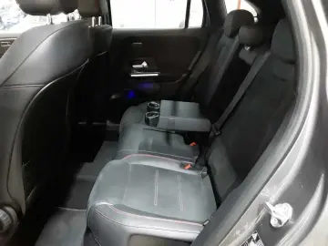 MERCEDES-BENZ GLA 250 e 8G-AMG Beam BusiP AssiP Sound