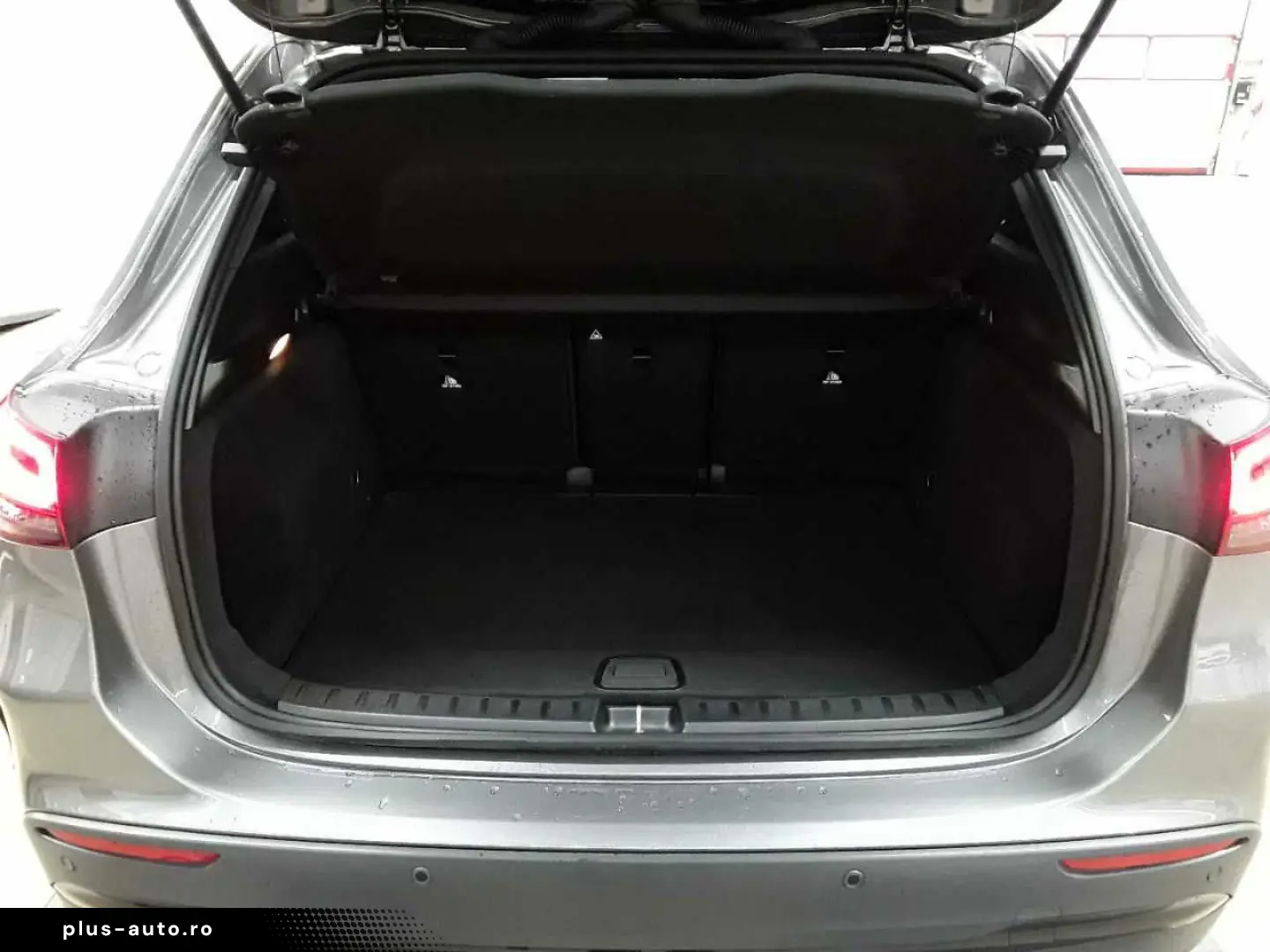 MERCEDES-BENZ GLA 250 e 8G-AMG Beam BusiP AssiP Sound