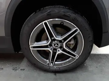 MERCEDES-BENZ GLA 250 e 8G-AMG Beam BusiP AssiP Sound