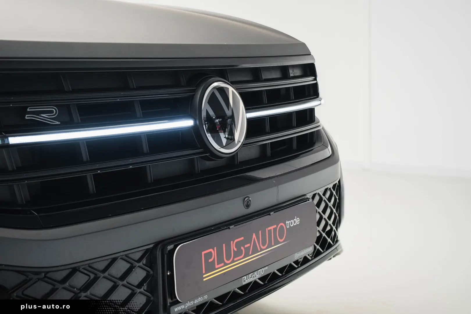 Volkswagen Touareg R-LINE 3.0 I V6 TDI