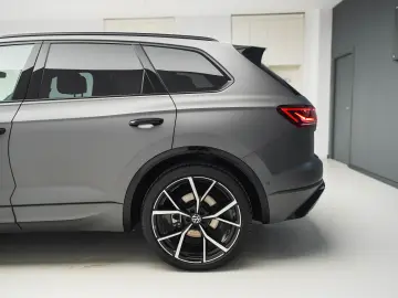 Volkswagen Touareg R-LINE 3.0 I V6 TDI