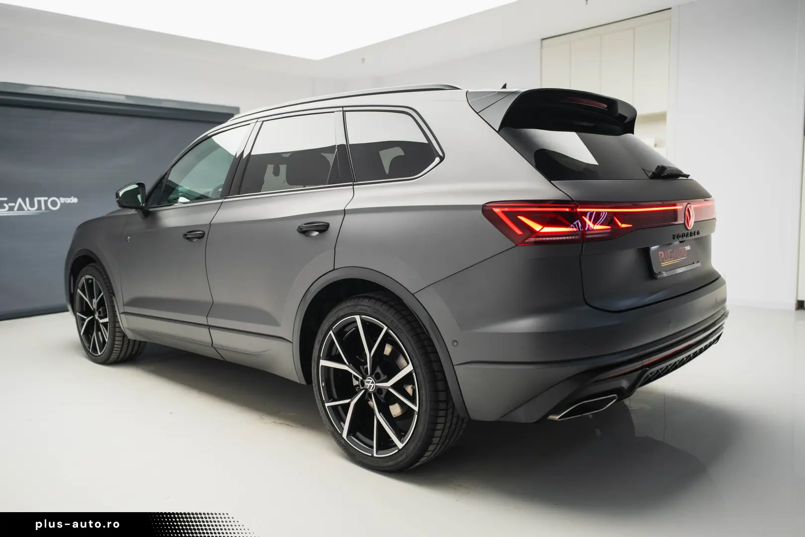 Volkswagen Touareg R-LINE 3.0 I V6 TDI