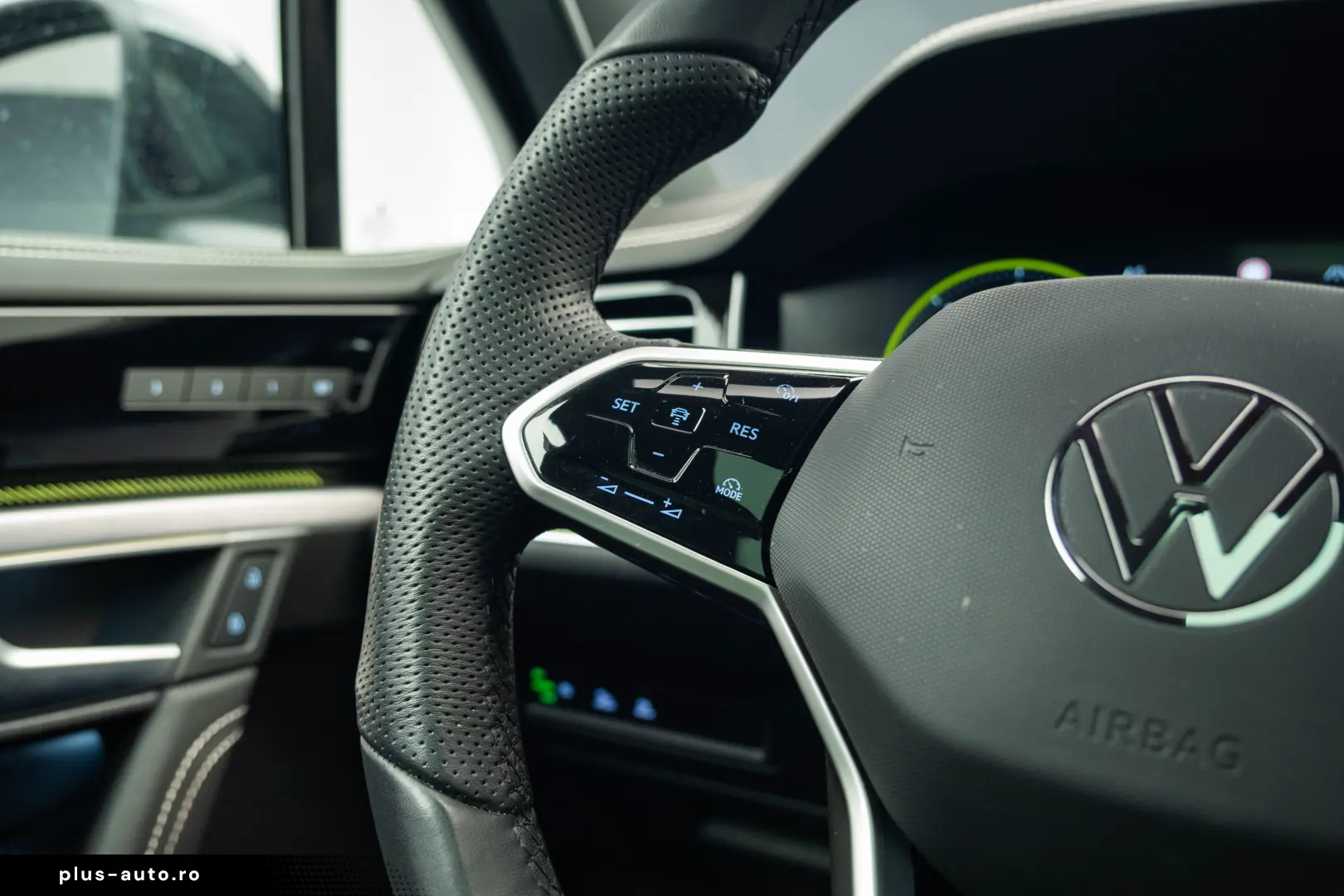 Volkswagen Touareg R-LINE 3.0 I V6 TDI