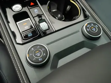 Volkswagen Touareg R-LINE 3.0 I V6 TDI