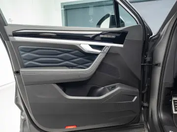 Volkswagen Touareg R-LINE 3.0 I V6 TDI