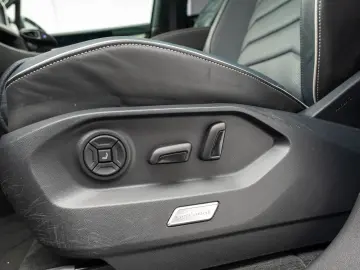 Volkswagen Touareg R-LINE 3.0 I V6 TDI