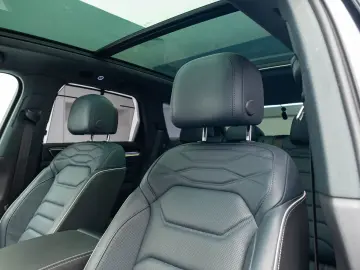 Volkswagen Touareg R-LINE 3.0 I V6 TDI