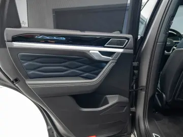 Volkswagen Touareg R-LINE 3.0 I V6 TDI