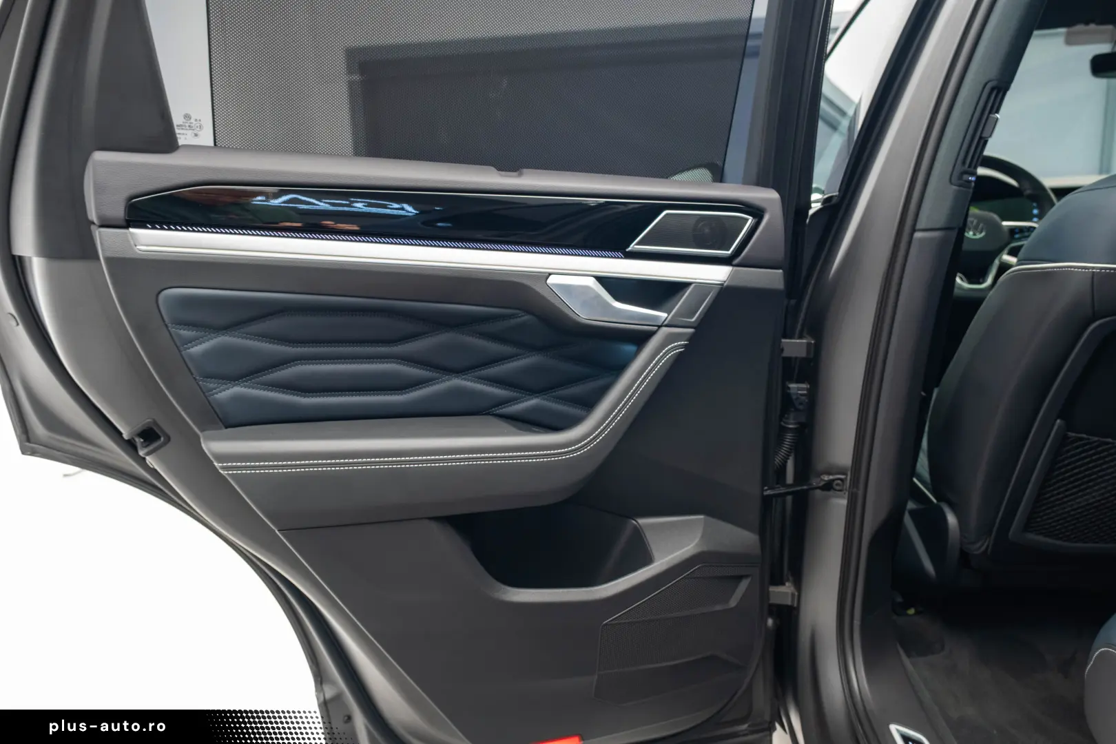 Volkswagen Touareg R-LINE 3.0 I V6 TDI