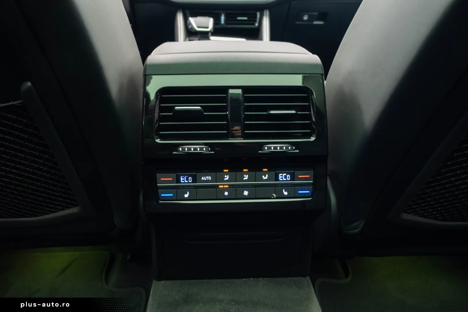 Volkswagen Touareg R-LINE 3.0 I V6 TDI