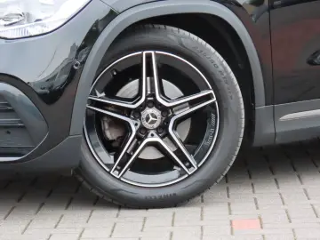 MERCEDES-BENZ GLA 200 d Autom. Leder Navigation Kamera