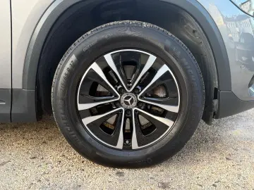 MERCEDES-BENZ GLA180d Aut Widescreen LED Navi Kamera 1 Hand