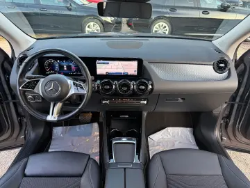MERCEDES-BENZ GLA180d Aut Widescreen LED Navi Kamera 1 Hand