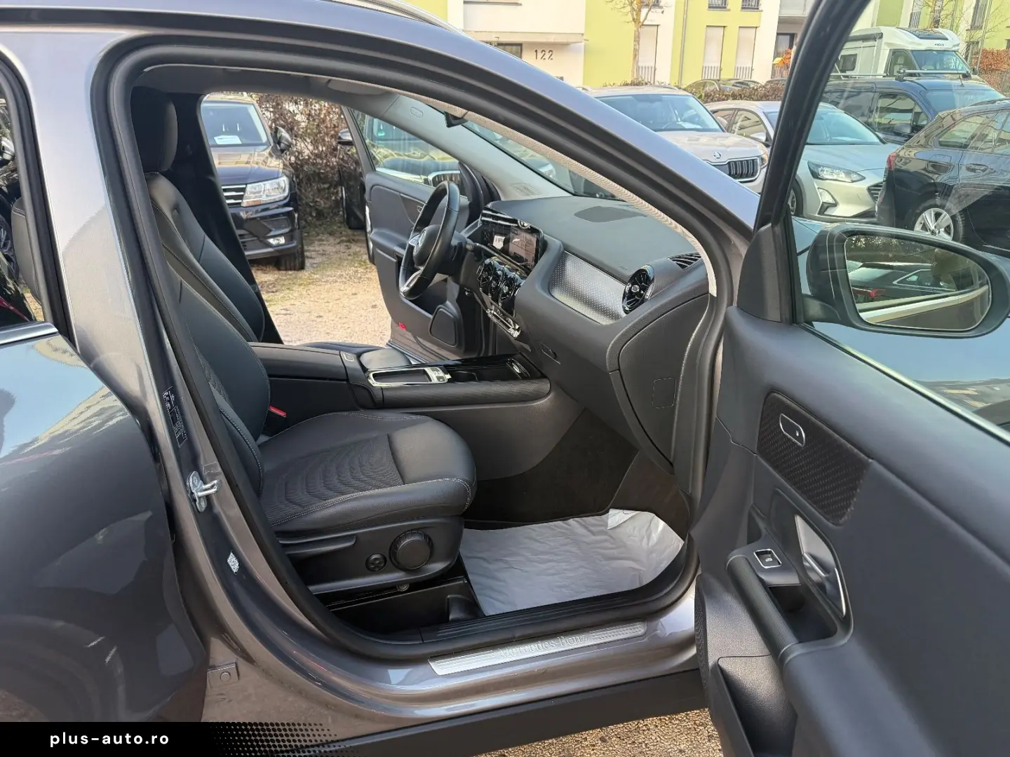 MERCEDES-BENZ GLA180d Aut Widescreen LED Navi Kamera 1 Hand
