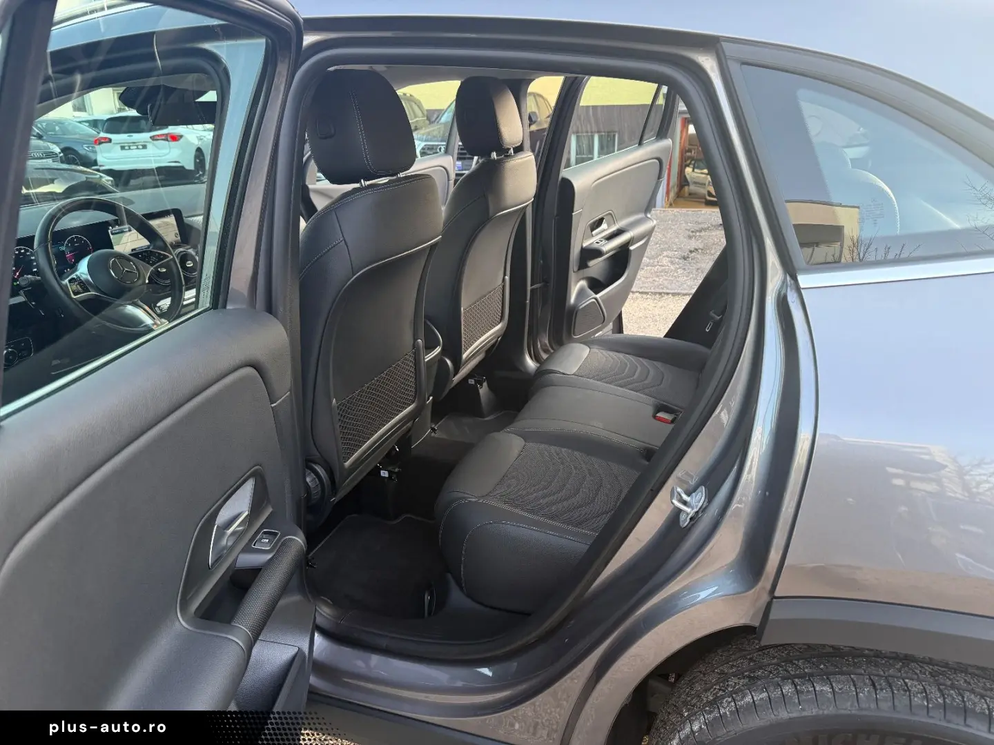 MERCEDES-BENZ GLA180d Aut Widescreen LED Navi Kamera 1 Hand