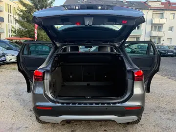 MERCEDES-BENZ GLA180d Aut Widescreen LED Navi Kamera 1 Hand