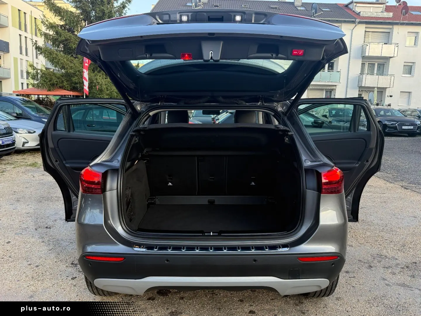 MERCEDES-BENZ GLA180d Aut Widescreen LED Navi Kamera 1 Hand