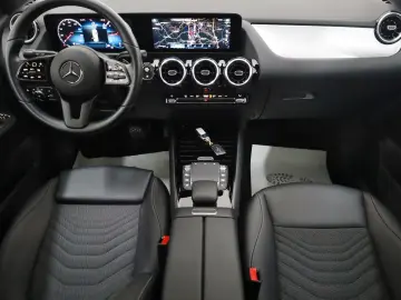 MERCEDES-BENZ GLA 200 d  Style T.Leder Navi LED SH K&hellip;