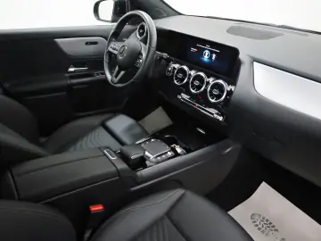 MERCEDES-BENZ GLA 200 d  Style T.Leder Navi LED SH K&hellip;