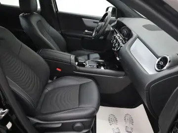 MERCEDES-BENZ GLA 200 d  Style T.Leder Navi LED SH K&hellip;