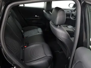 MERCEDES-BENZ GLA 200 d  Style T.Leder Navi LED SH K&hellip;