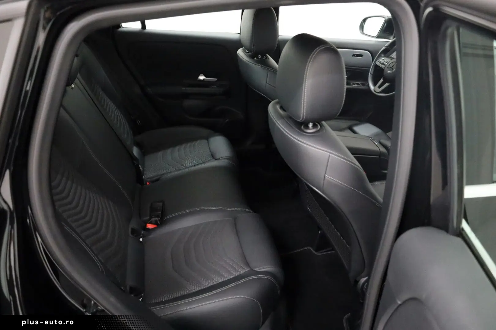 MERCEDES-BENZ GLA 200 d  Style T.Leder Navi LED SH K&hellip;