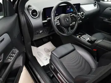 MERCEDES-BENZ GLA 200 d  Style T.Leder Navi LED SH K&hellip;