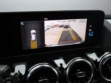 MERCEDES-BENZ GLA 200 d  Style T.Leder Navi LED SH K&hellip;