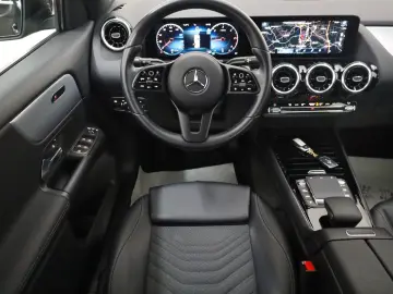 MERCEDES-BENZ GLA 200 d  Style T.Leder Navi LED SH K&hellip;