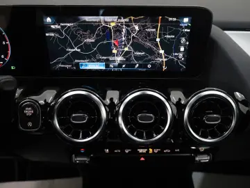 MERCEDES-BENZ GLA 200 d  Style T.Leder Navi LED SH K&hellip;