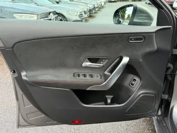 MERCEDES-BENZ A 200 d  Lim. AMG-Line Ambiente-Plus