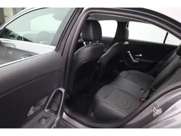 MERCEDES-BENZ A 200 d Lim. ProgressiveLine Adv DistronicOD