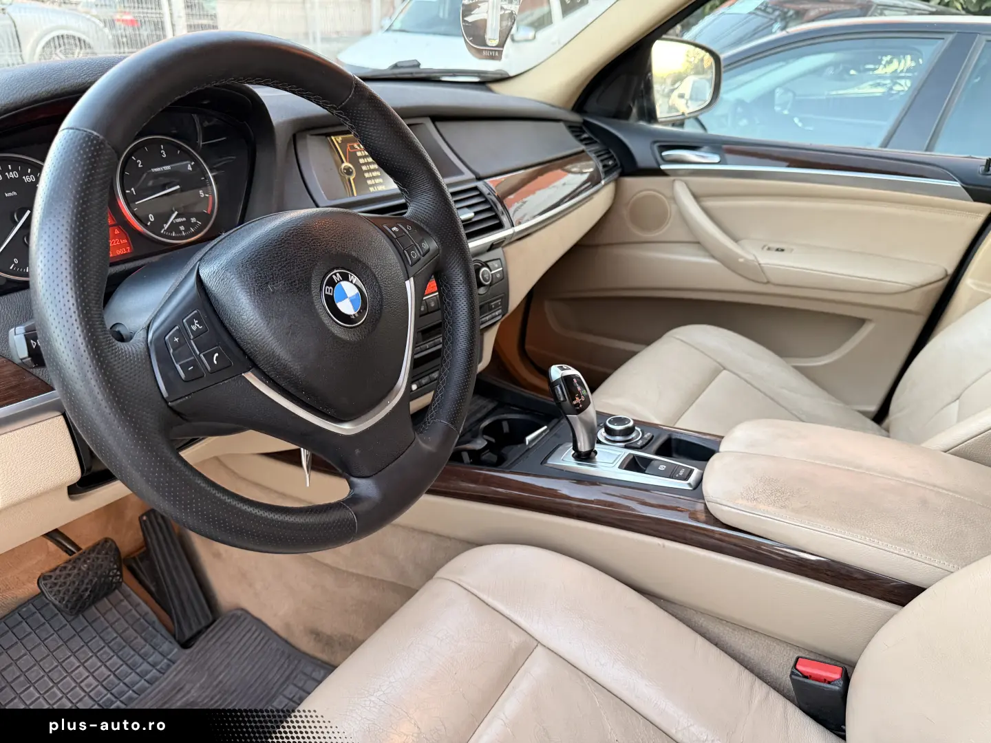 6500e avans 5500e în rate direct la parc