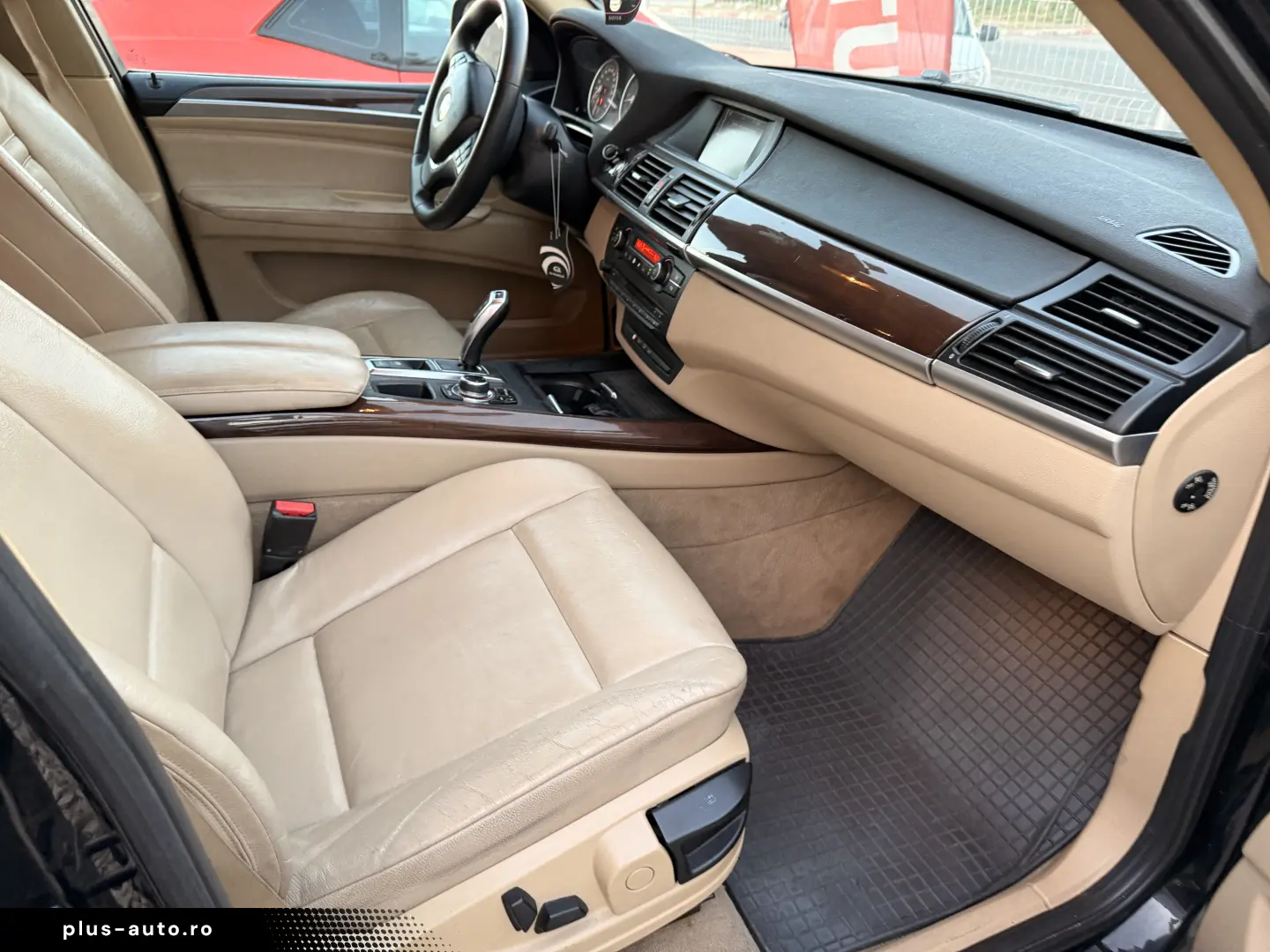 6500e avans 5500e în rate direct la parc