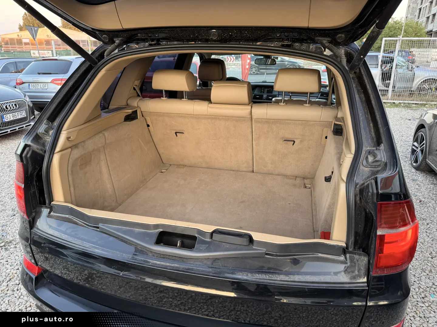 6500e avans 5500e în rate direct la parc