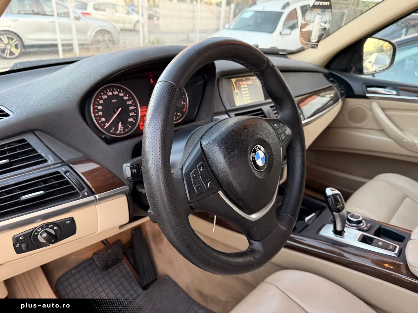 6500e avans 5500e în rate direct la parc