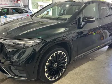 Mercedes-Benz EQS SUV