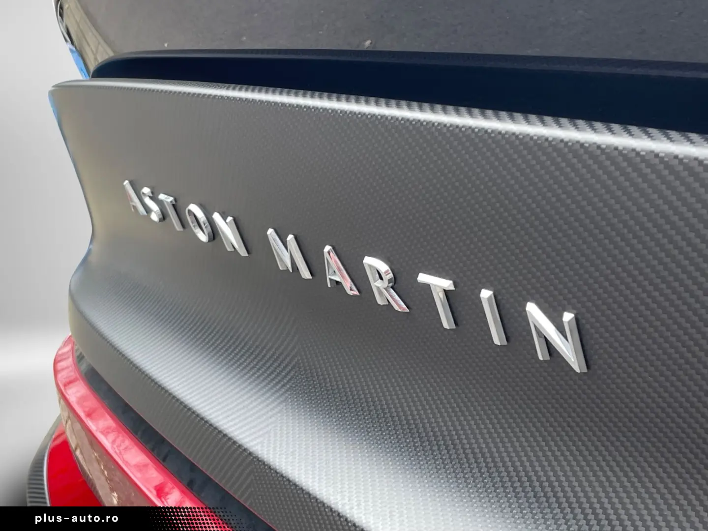 ASTON MARTIN Vanquish MY25