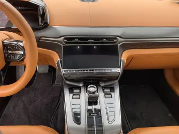 ASTON MARTIN Vanquish MY25