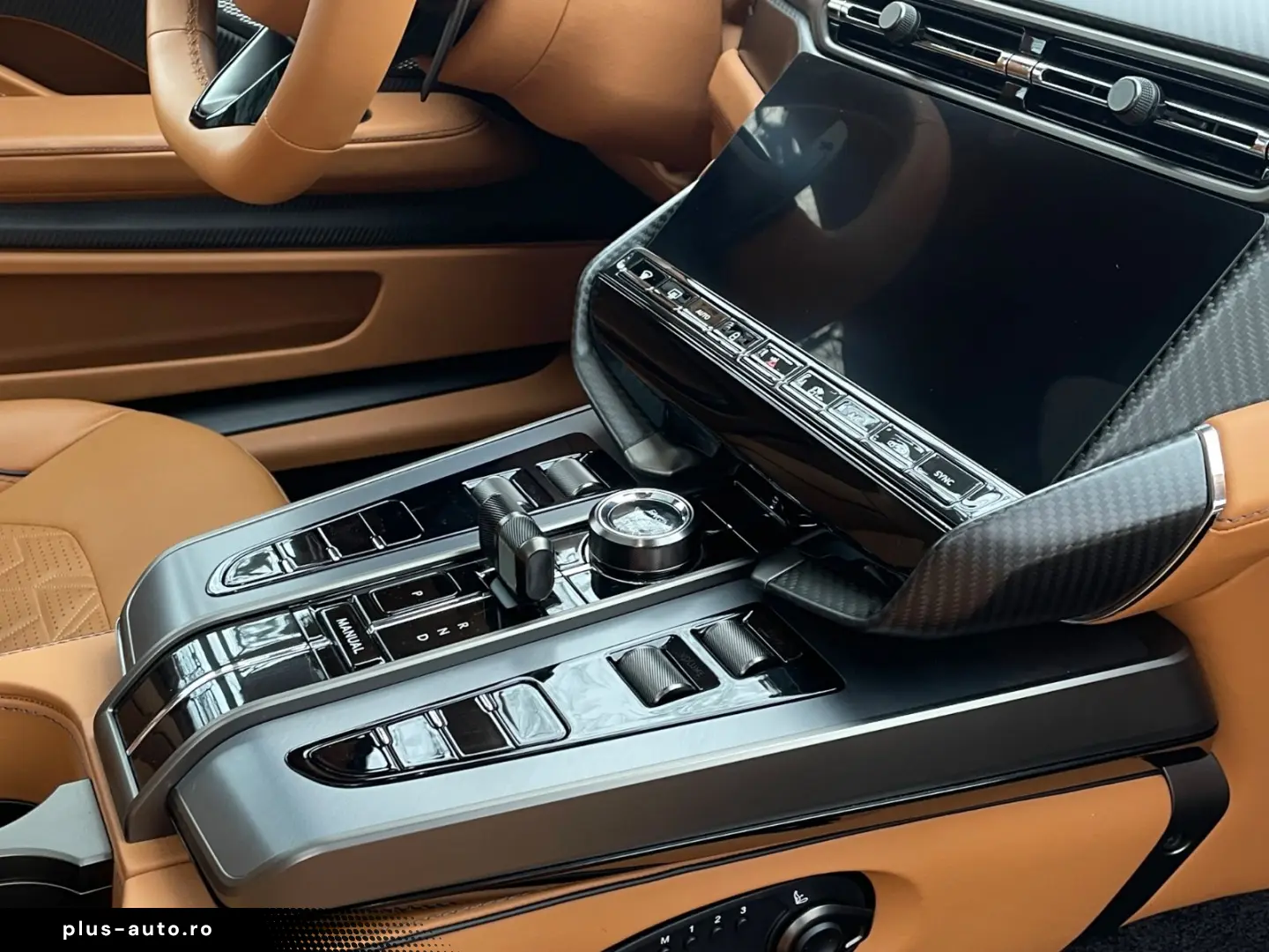 ASTON MARTIN Vanquish MY25