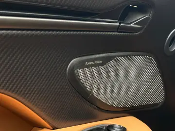 ASTON MARTIN Vanquish MY25