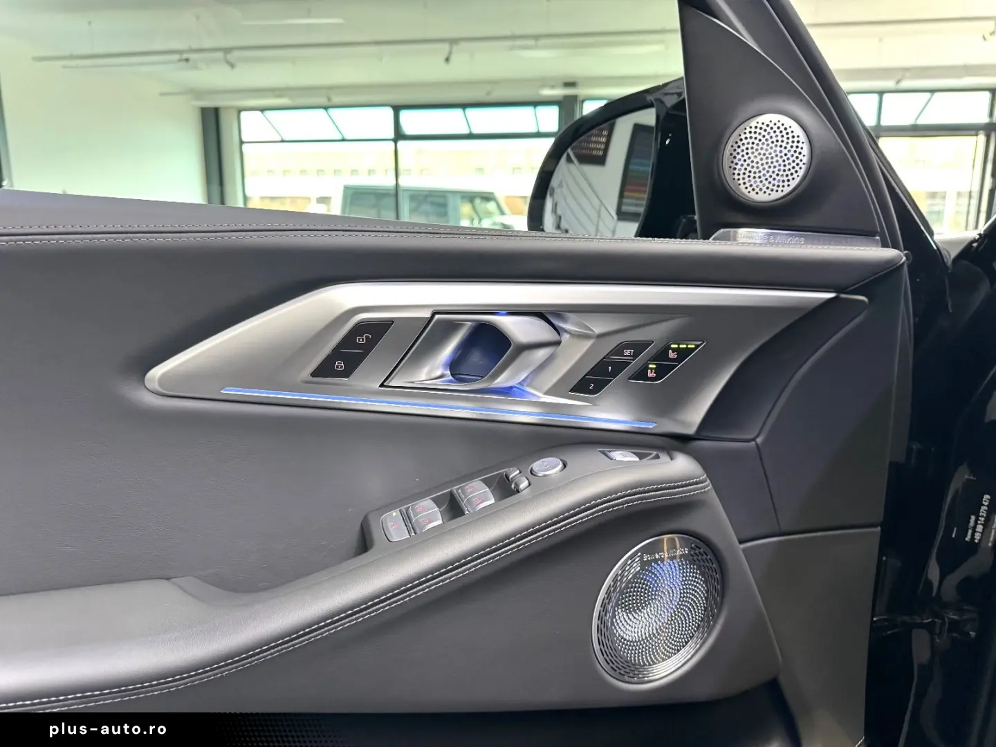 BMW XM 4.4 EXKLUSIV NIGHTGOLD BOWERS&WILKINS 23