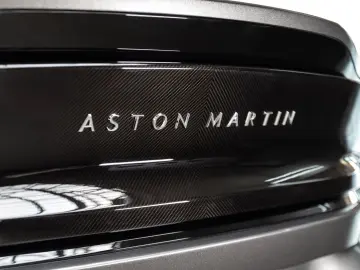 ASTON MARTIN Vanquish   Full Spec   Full Carbon Exterior