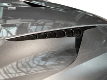 ASTON MARTIN Vanquish   Full Spec   Full Carbon Exterior