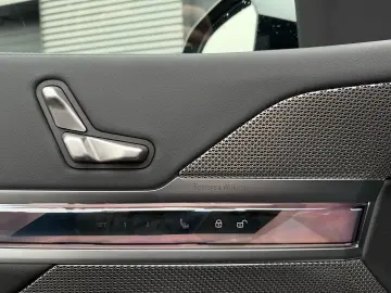 BMW 740 7-serie 740d xDrive M-Sport   360  kamera