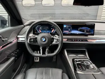 BMW 740 7-serie 740d xDrive M-Sport   360  kamera