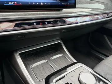BMW 740 7-serie 740d xDrive M-Sport   360  kamera