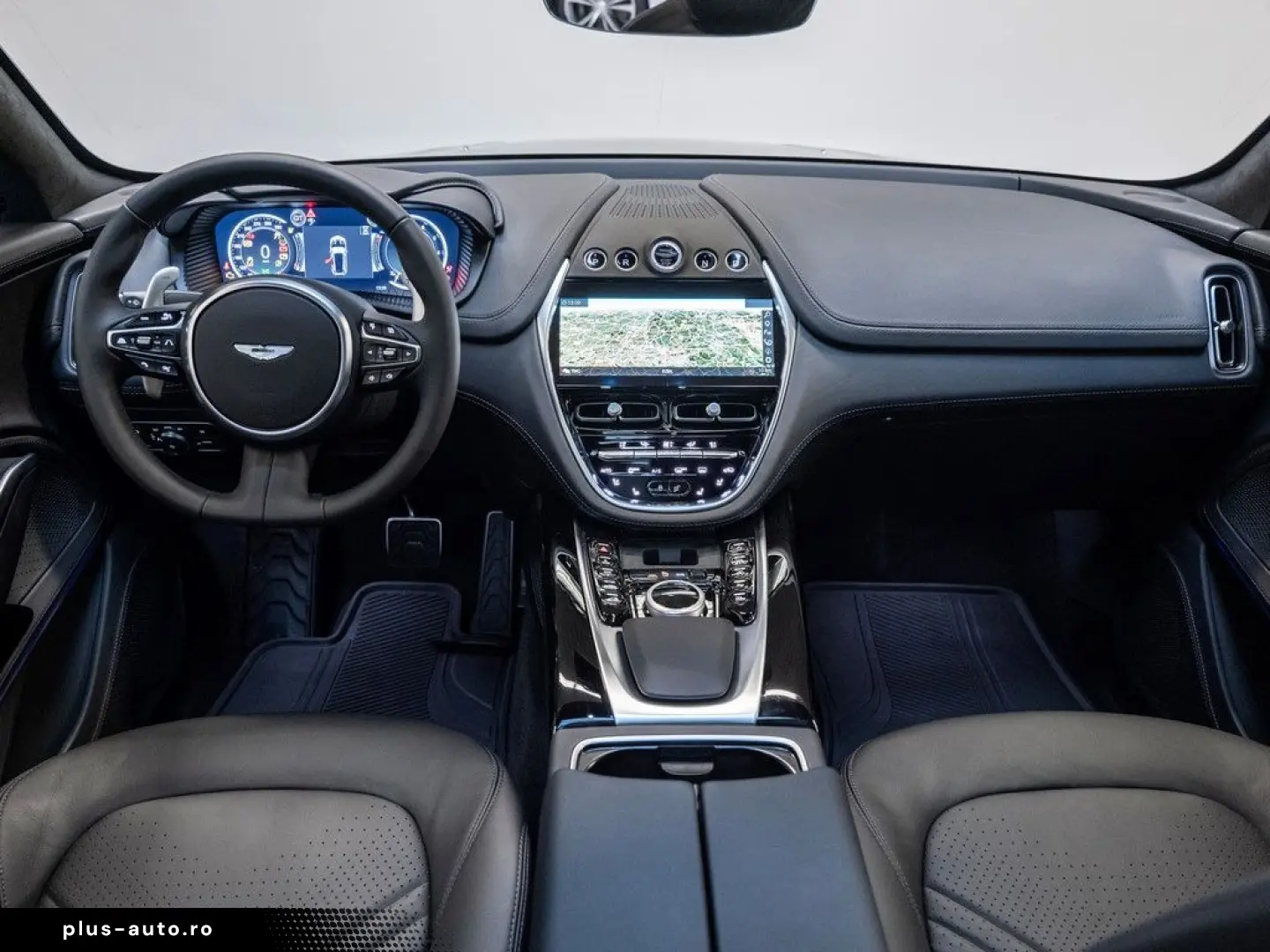 ASTON MARTIN DBX Jet Black