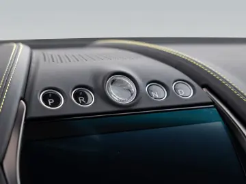 ASTON MARTIN DBX707   AMR23 Pack