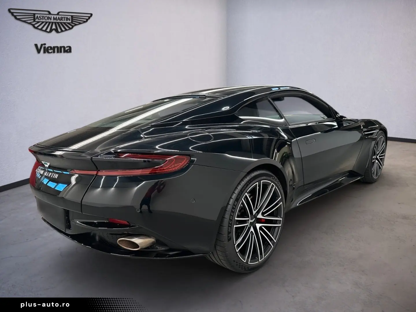 ASTON MARTIN DB12   Oberon Black   Inspire Sport